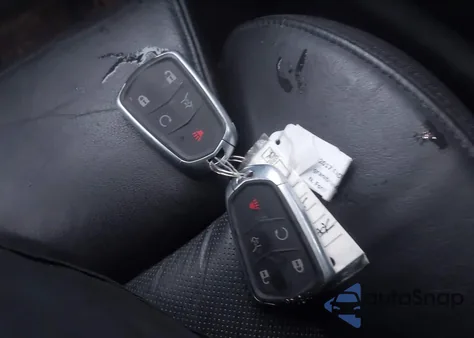 2017 Cadillac Xt5 Luxury from USA, damaged, VIN 1GYKNDRS2HZ191055